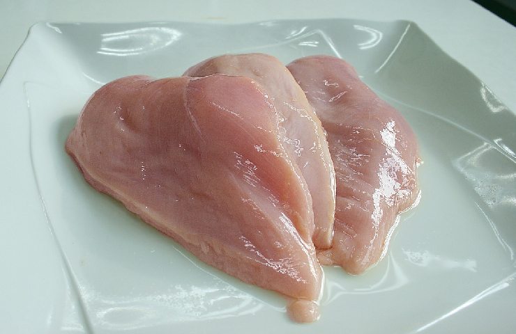 Pollo crudo