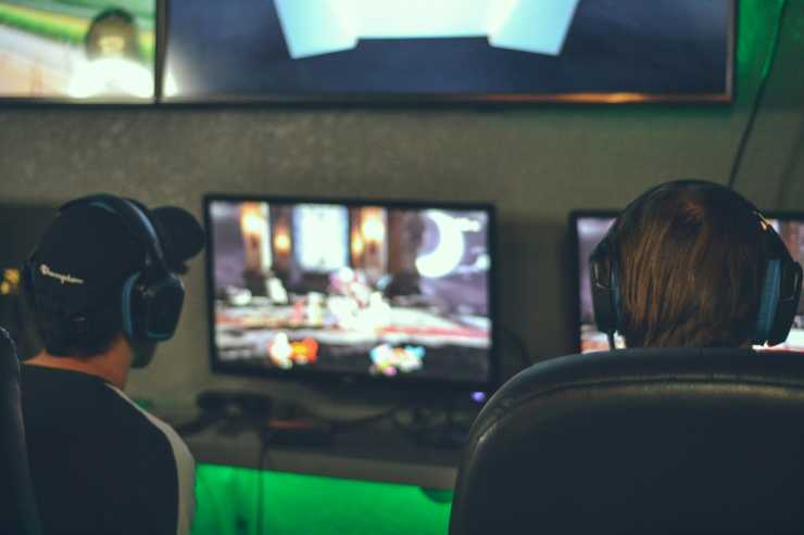 I videogamers rischiano di danneggiare il proprio udito durante le sessioni di gaming