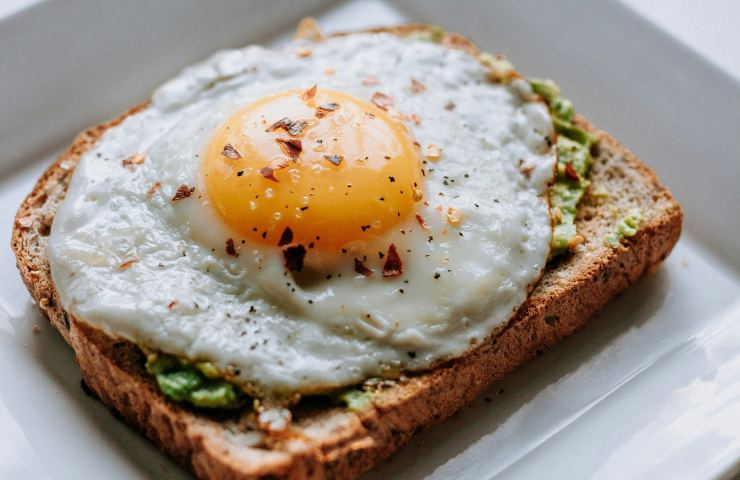 Le uova sono un alimento perfetto per essere consumato a colazione