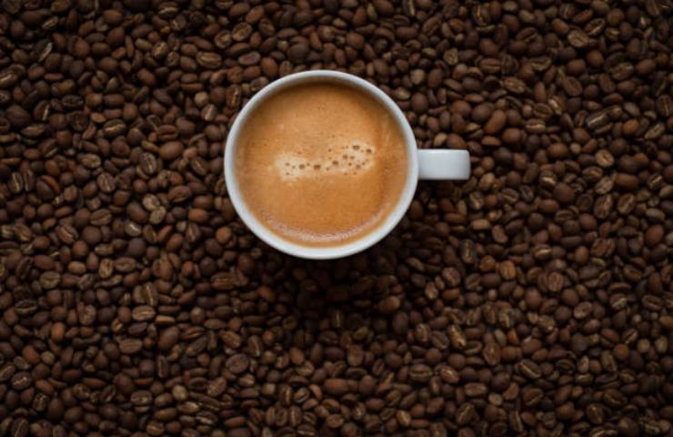 Il caffè fa davvero bene al cuore? Cosa dice la scienza